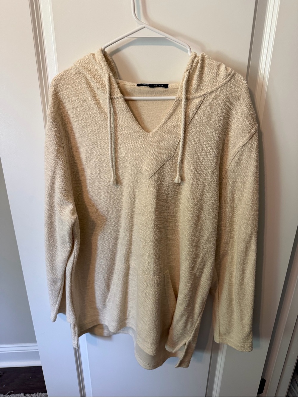 Ocean Drive Cream V‑Neck Hoodie Sweater